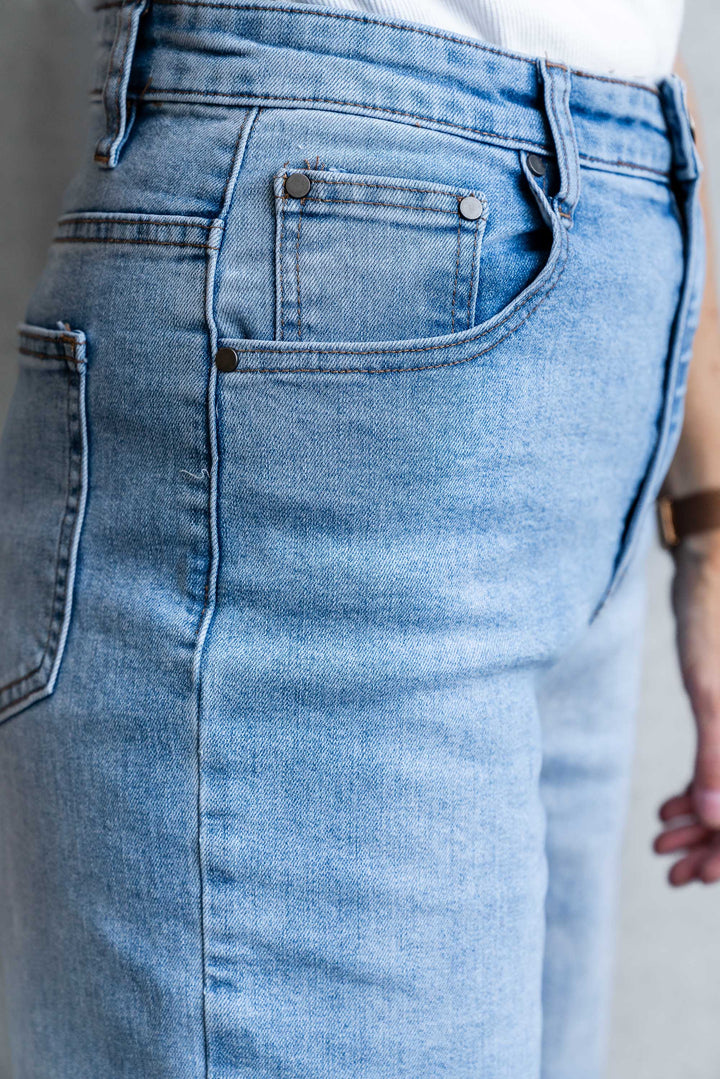 Casey Crop Jean - Light Wash