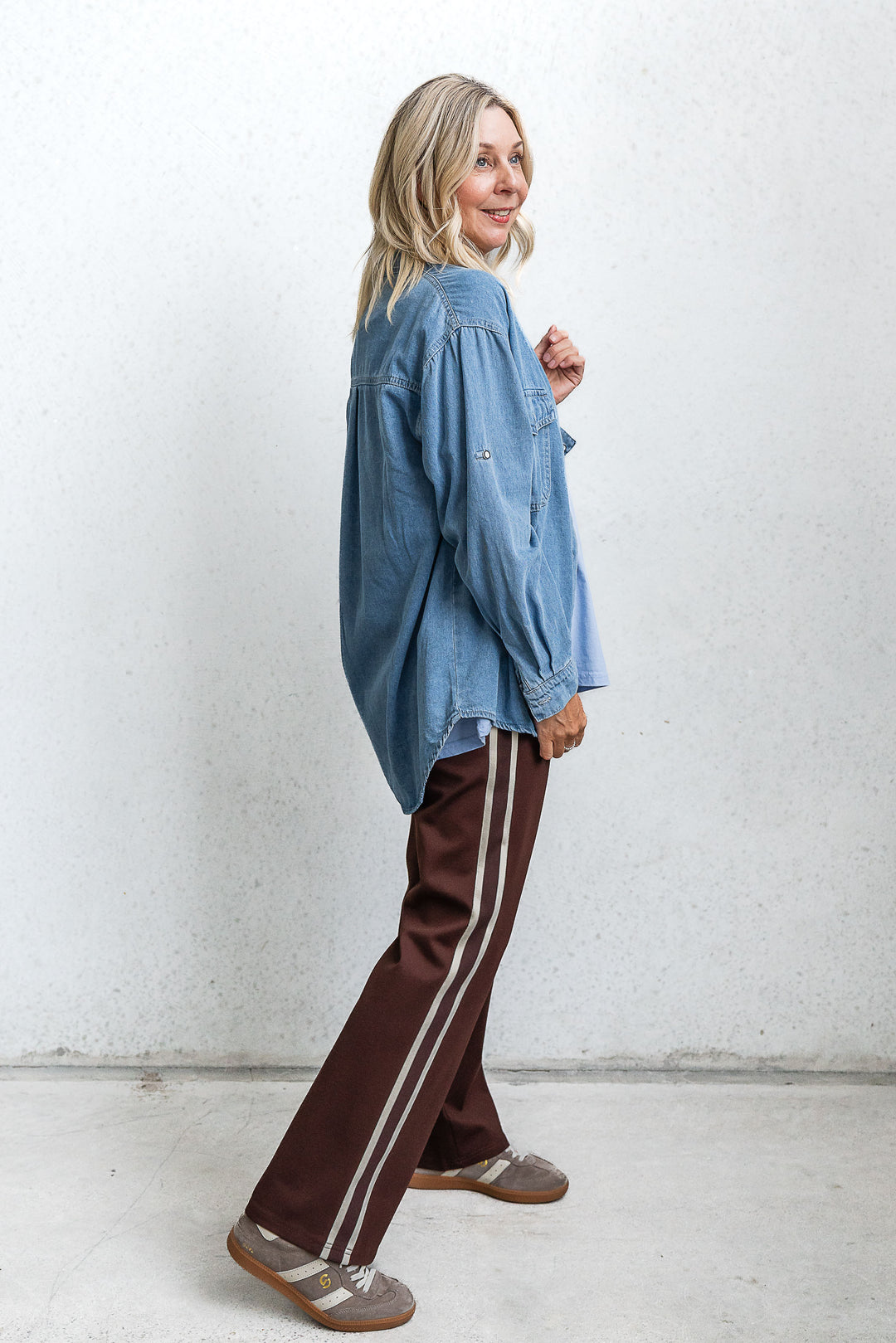 Coffee Bean Side Stripe Pants