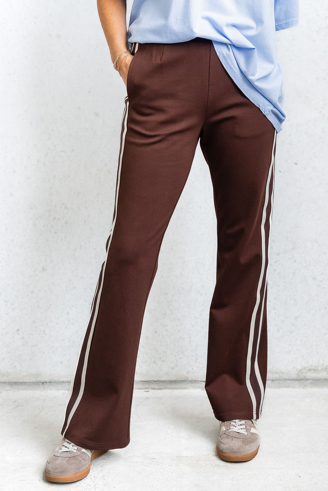 Coffee Bean Side Stripe Pants