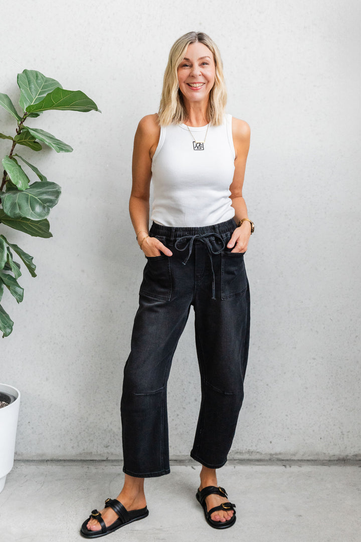 Barrel Jogger - Washed Black