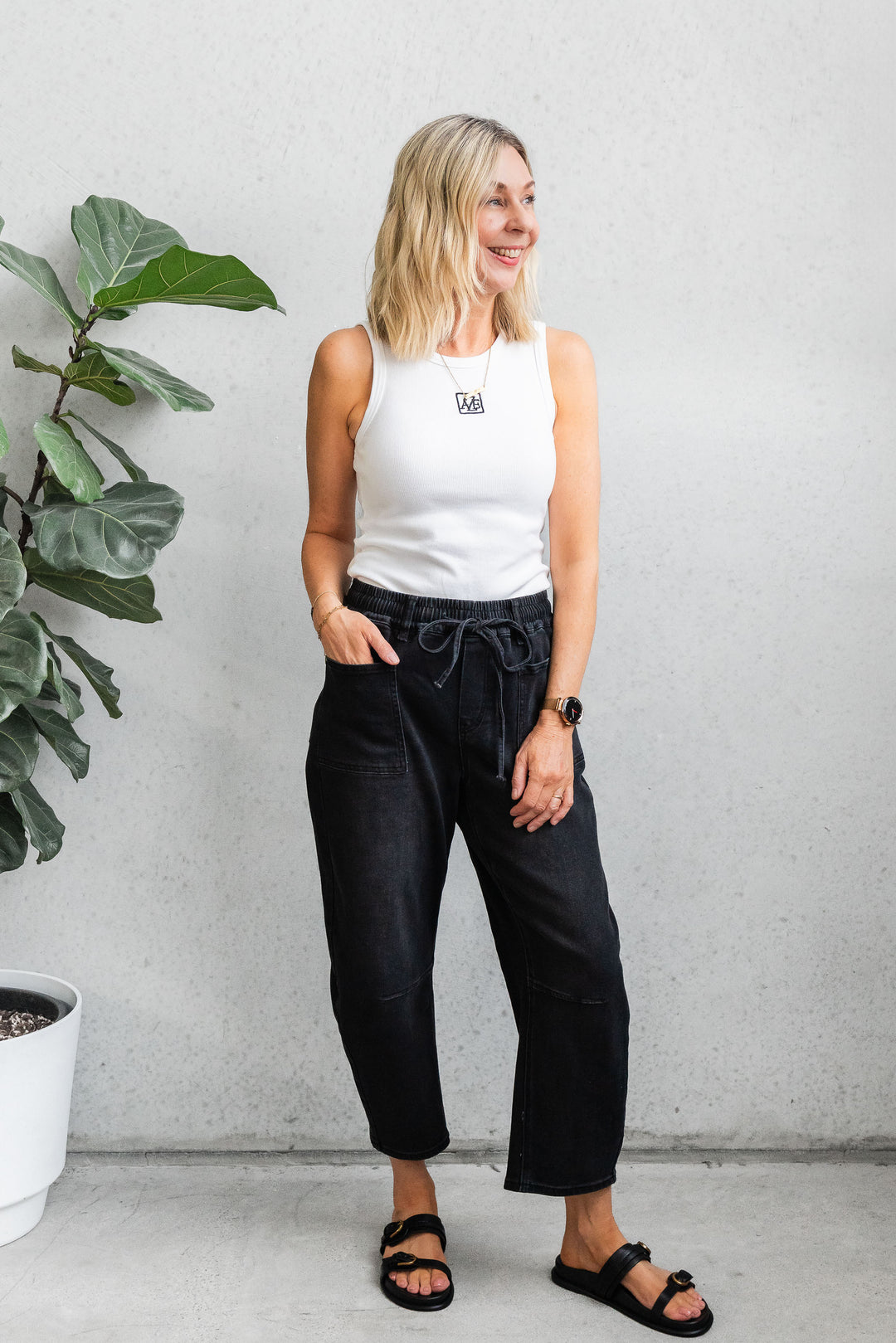 Barrel Jogger - Washed Black