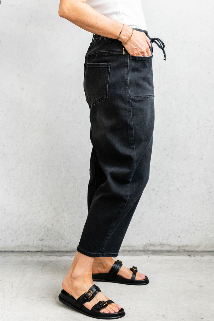 Barrel Jogger - Washed Black