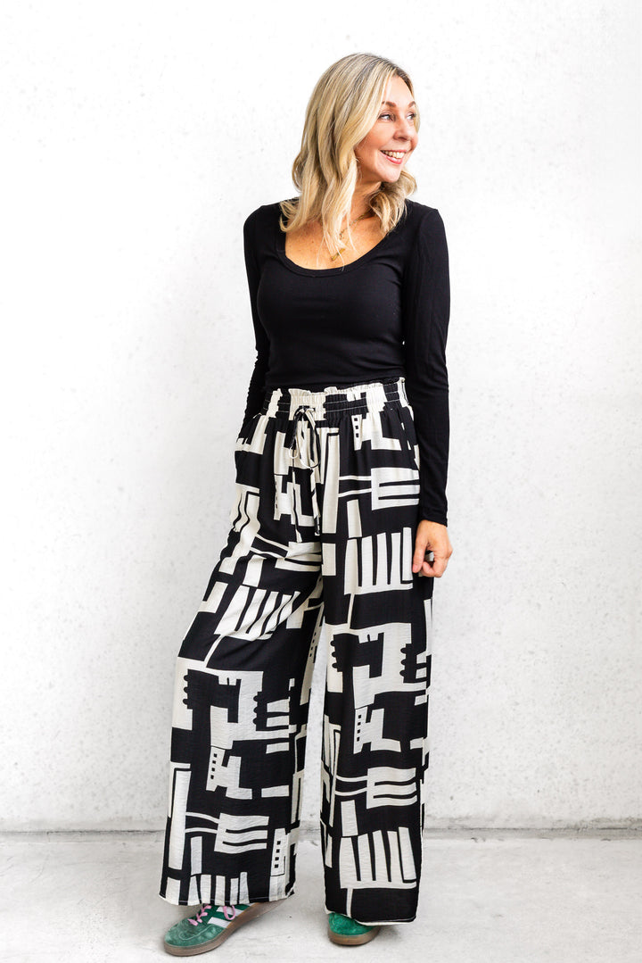 Mila Print Pant - Black and White