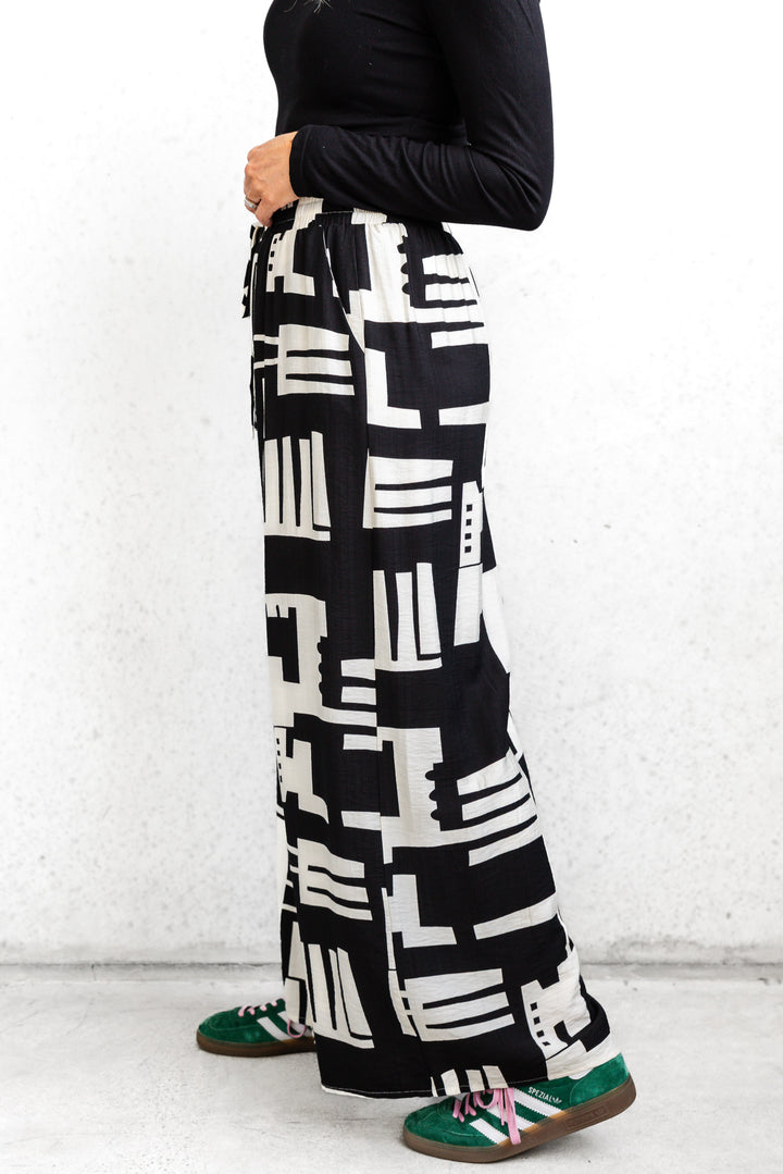 Mila Print Pant - Black and White