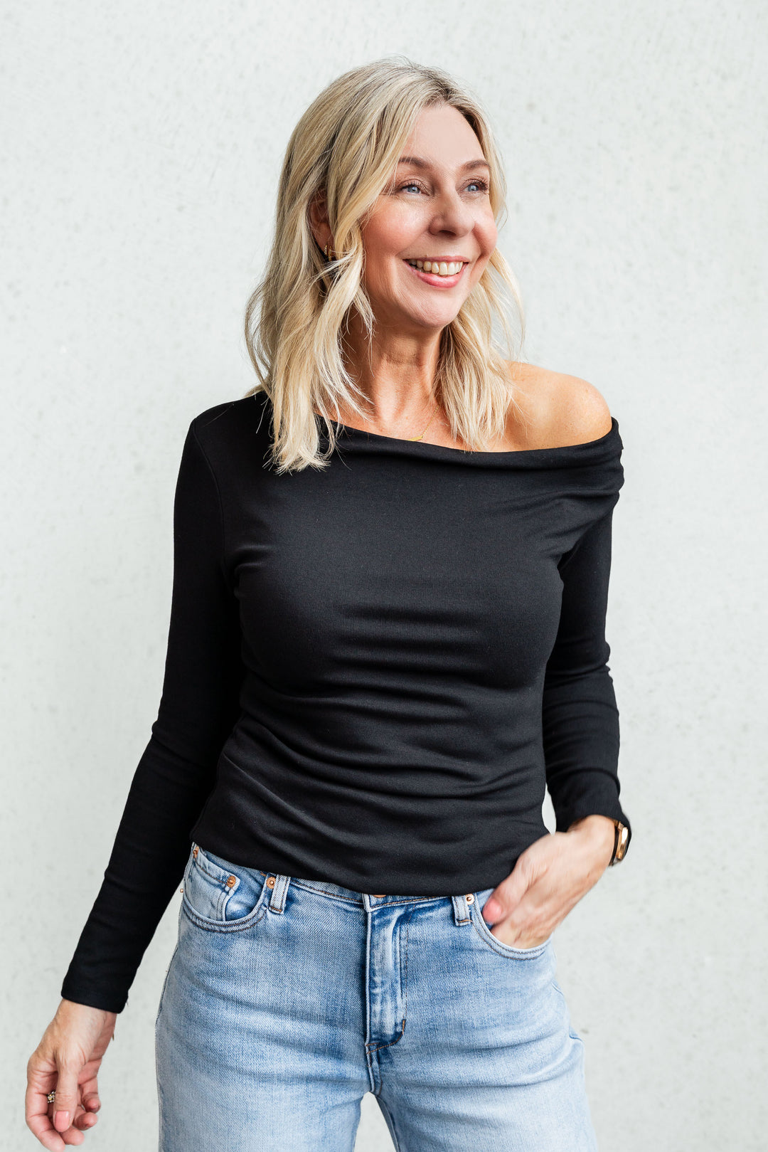 Off the Shoulder Top - Black
