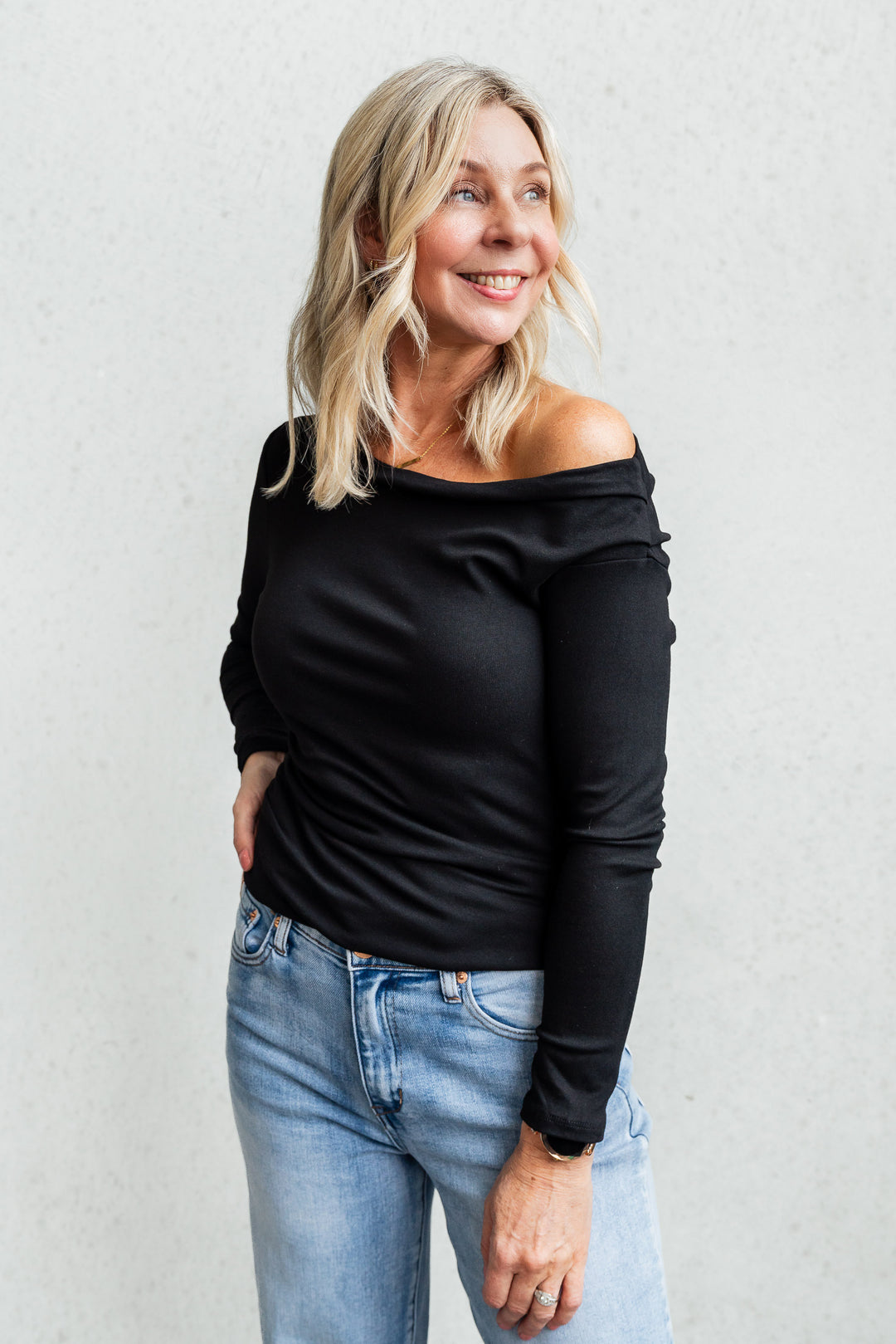 Off the Shoulder Top - Black