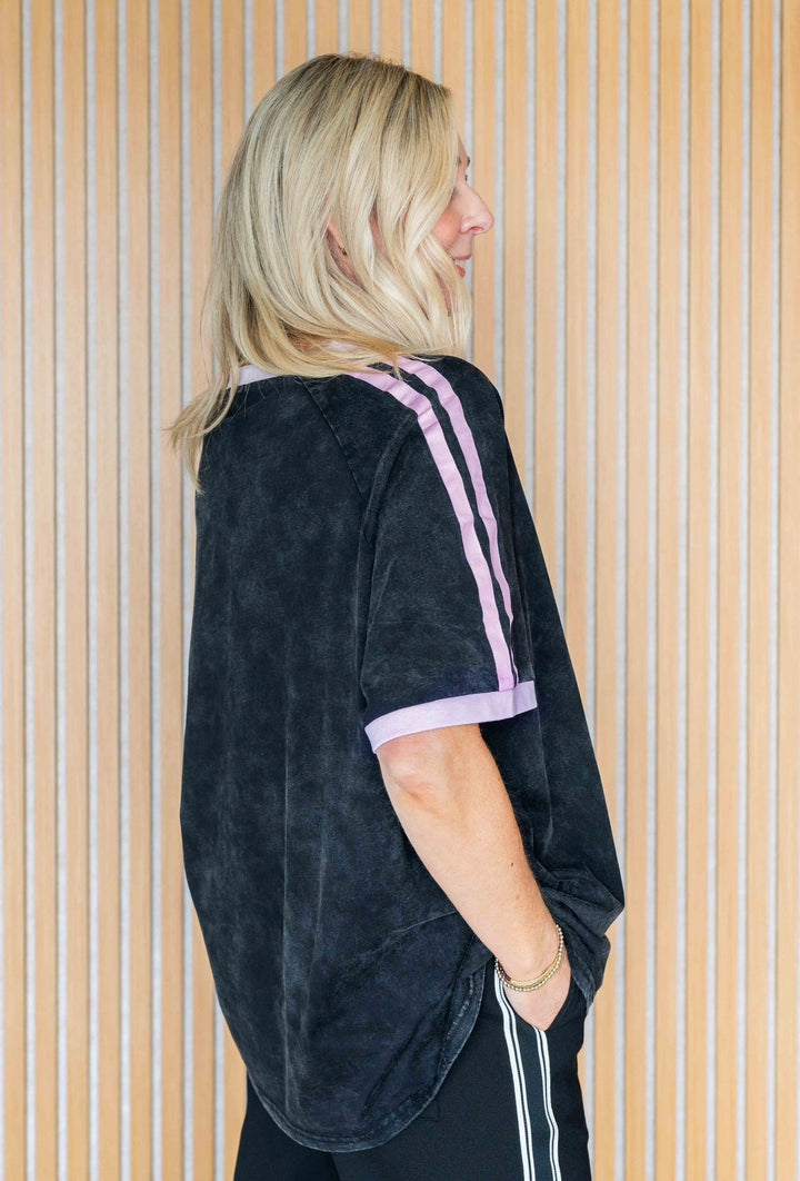 Wingin' It V Neck Tee - Washed Black