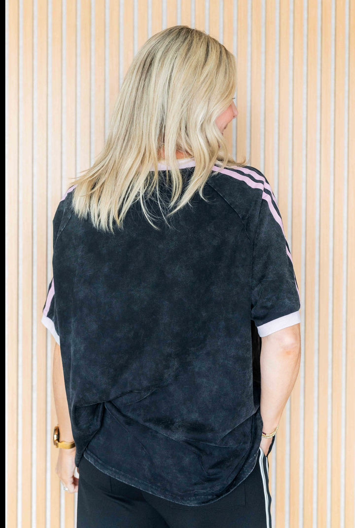 Wingin' It V Neck Tee - Washed Black