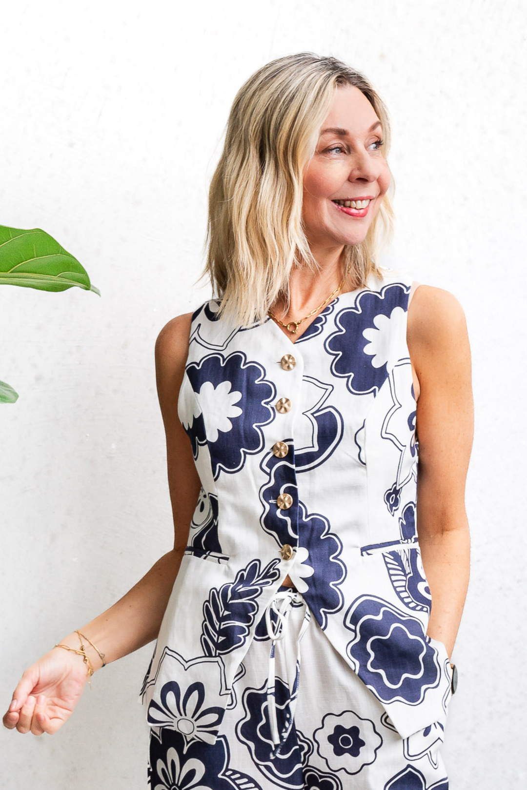 Mayfair Waistcoat - White/Navy