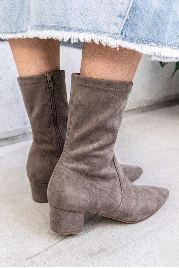 Auston Microsuede Boot - Donkey