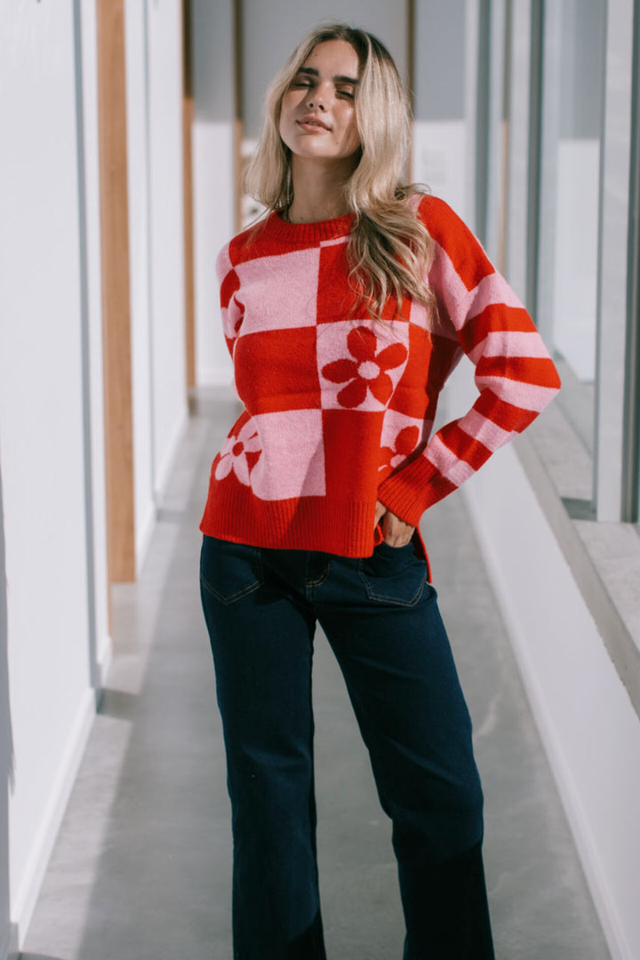 Daisy Square Knit - Pink/Red