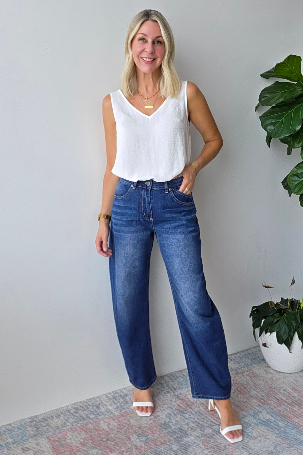 Liza Barrel Jean - Dark Wash - Mabel and Woods