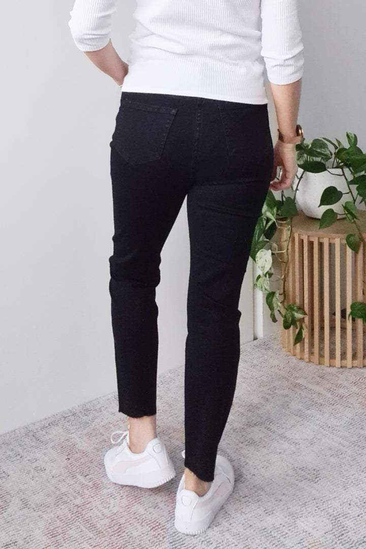 Taylor Mom Jean - Black